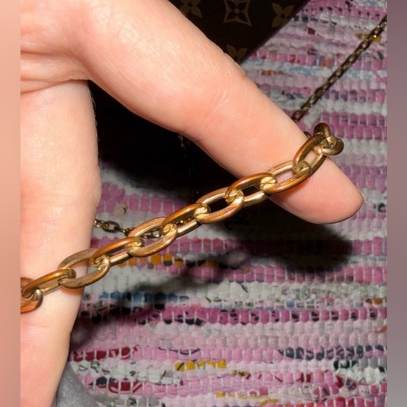 Louis Vuitton crossbody- red interior - Picture 4 of 4